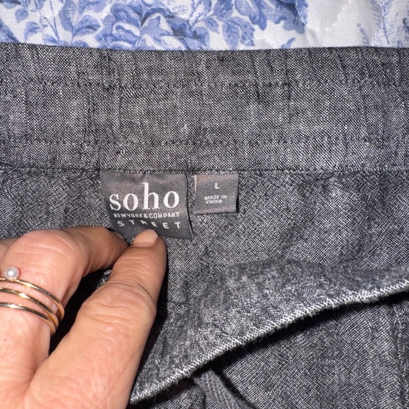 New York & company soho Women's Gray Casual Shorts - Picture 2 of 5